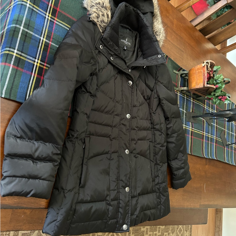 LONDON FOG downed filled jacket with hood and detachable fur around hood